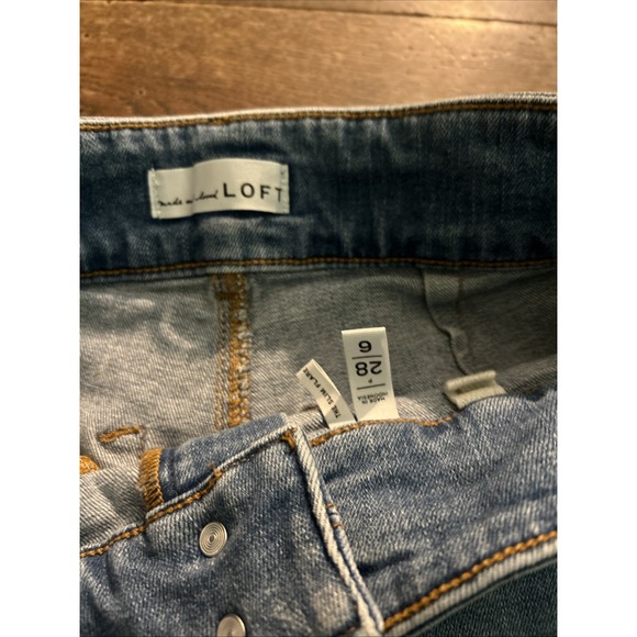 LOFT The Slim Flare Jeans Size 28/6 High Rise Ann Taylor Denim Light Wash - Picture 5 of 6